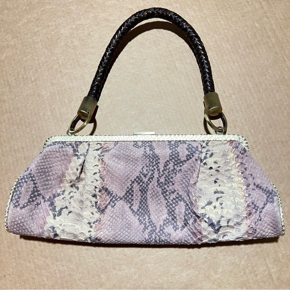 Adrienne Vittadini snake skin baguette bag - Picture 3 of 16